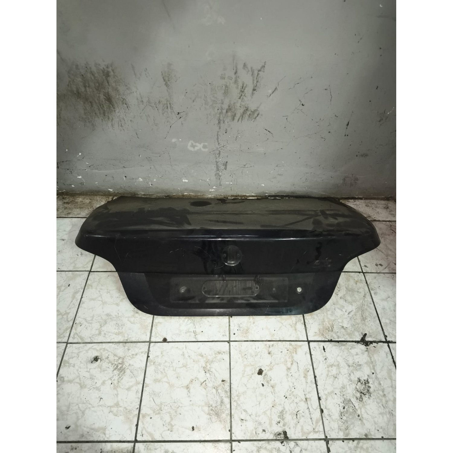 Coffre  pour BMW Série 5 (E60) Berline 525d 2.5 d 163 cv