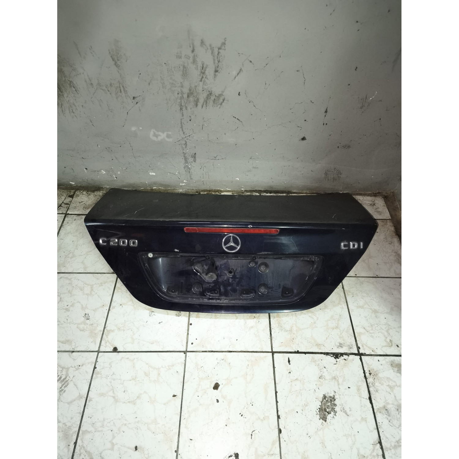 Coffre  pour MERCEDES Classe C (203) Berline (W203) C200CDI 2.1 CDI 102cv