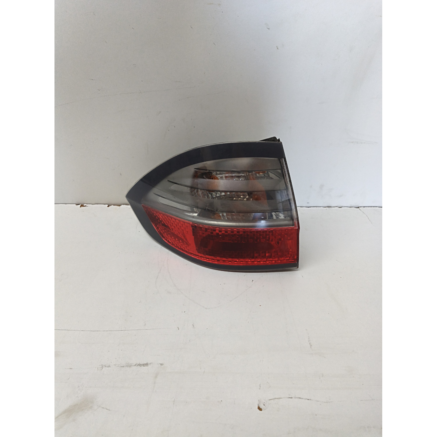 Feu arrière gauche  pour FORD S-Max Diesel 2.0 TDCi