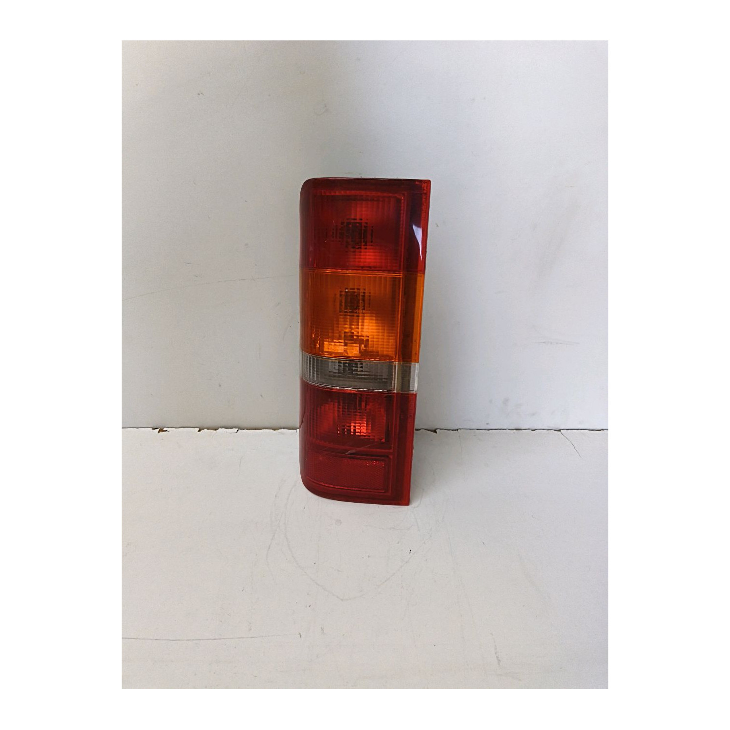 Feu arrière gauche  pour FORD Courrier/Courier 1.8 D Fourgon 60 cv