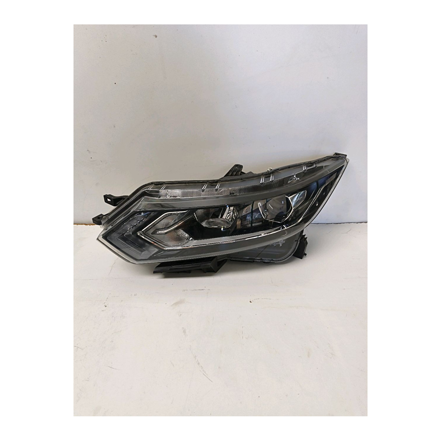 Phare gauche  pour NISSAN Qashqai Phase 2 (J11E) 1.3 DIG-T 16V 2WD DCT7 S&S 160 cv Boîte auto