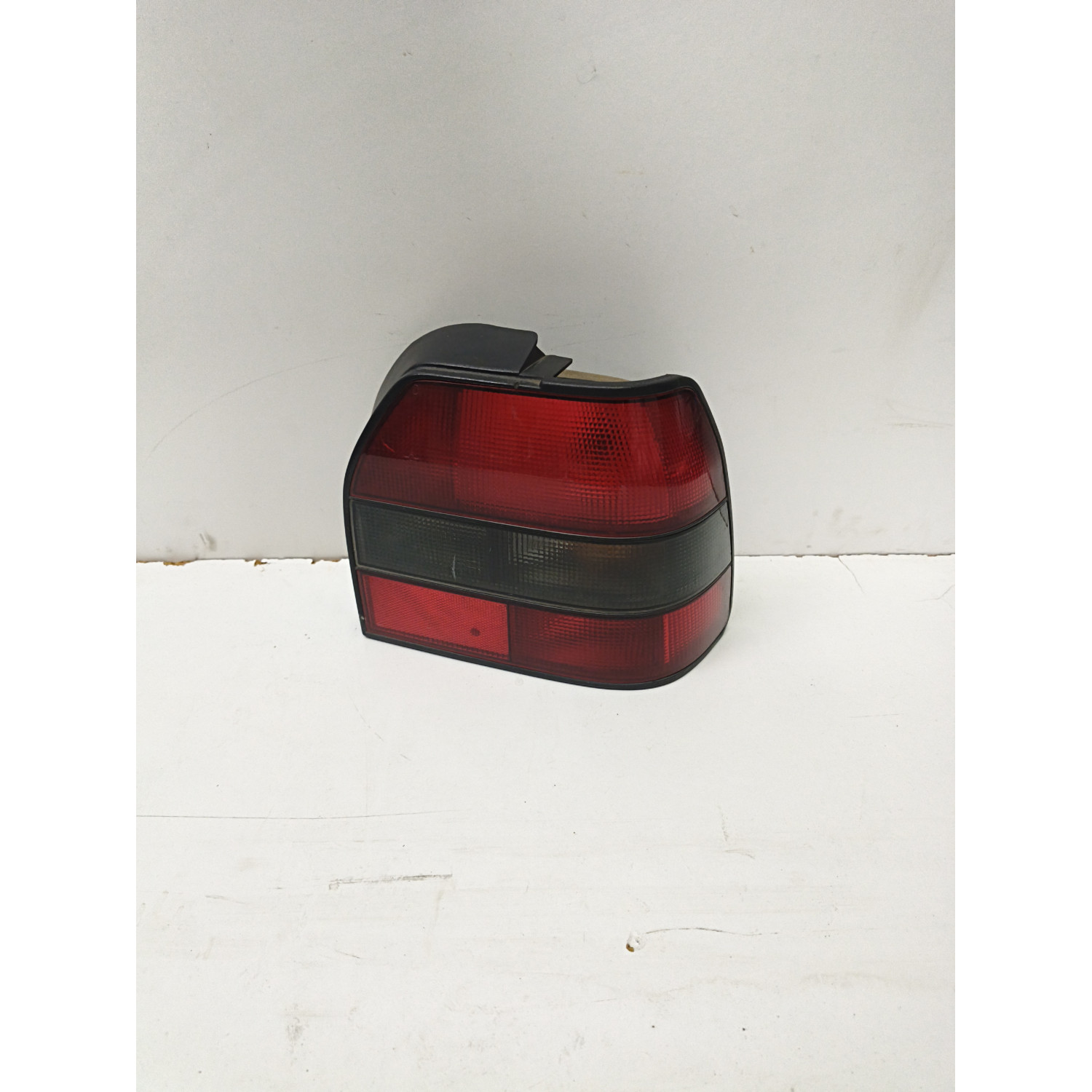 Feu arrière droit  pour RENAULT R19 Chamade 1.9 D Berline 65cv