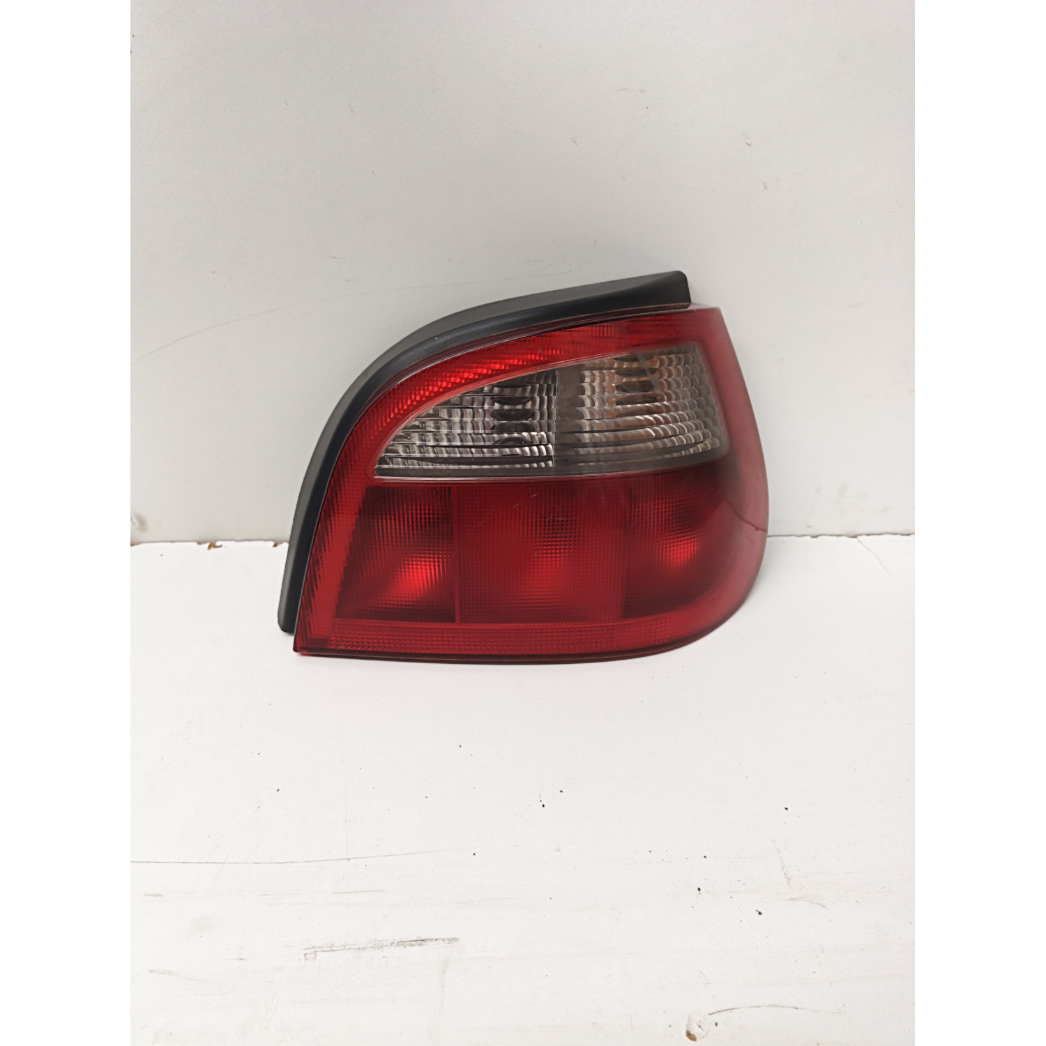 Feu arrière droit  pour RENAULT Mégane I Phase 2 (BA/S) Berline 1.4 i 16V 95cv