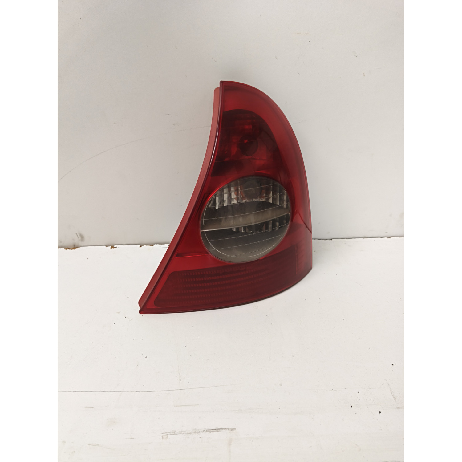 Feu arrière droit  pour RENAULT Clio II Phase 2 5 portes Diesel 1.5 dCi