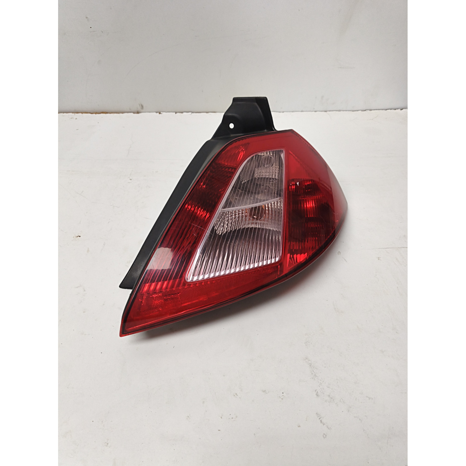 Feu arrière droit  pour RENAULT Mégane II Berline 4 portes 1.9 dCi 130 cv