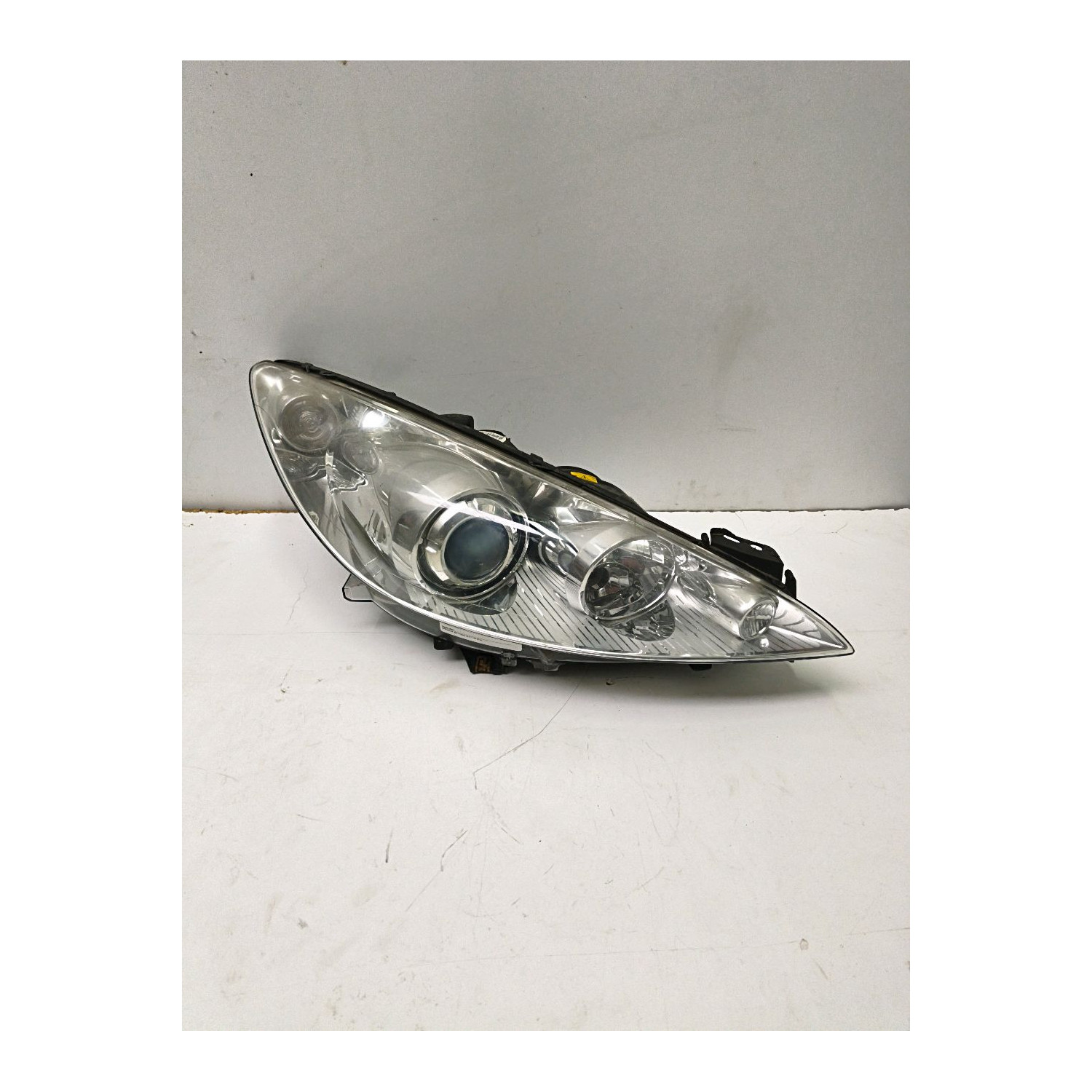 Phare droit  pour PEUGEOT 308 5 Portes 1.4 VTi 16V 95 cv