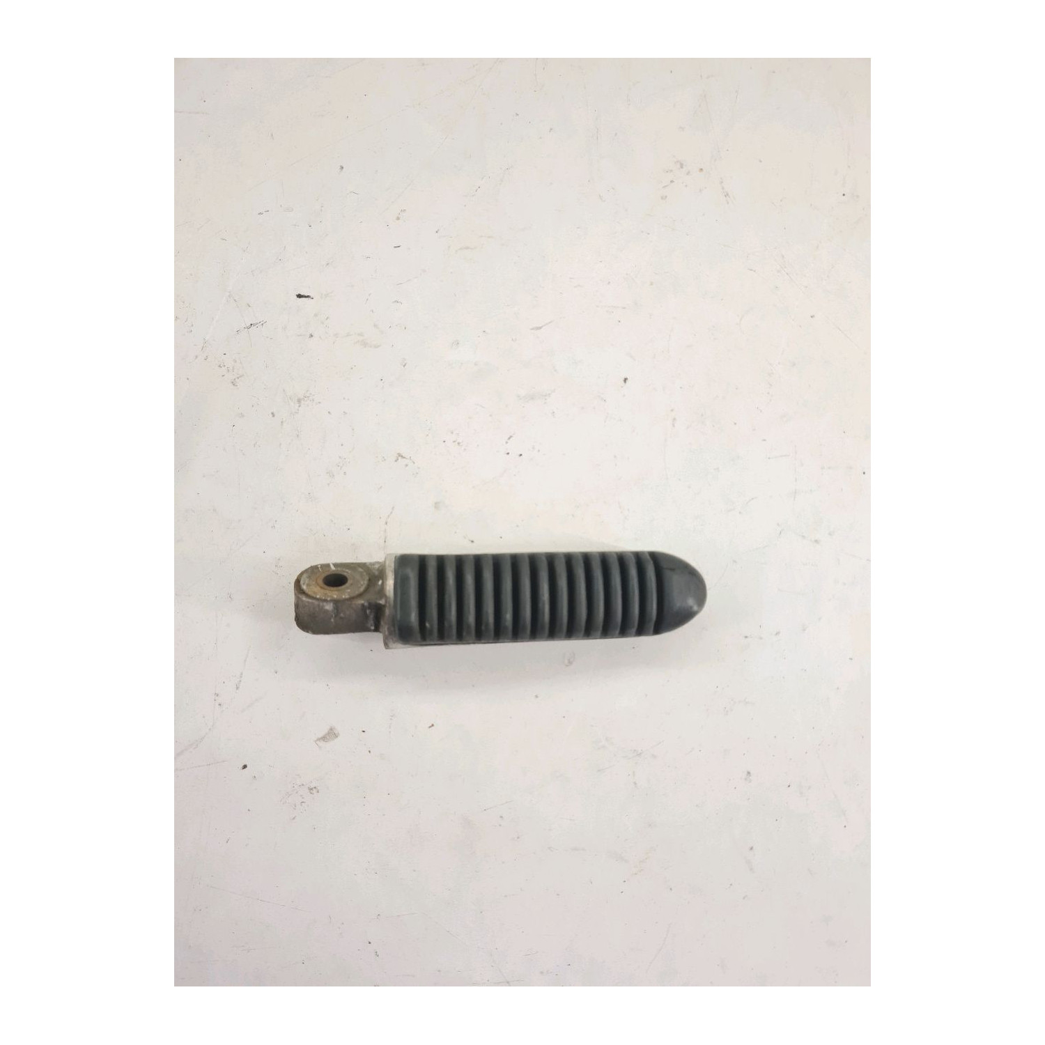 Repose pied arrière droit  pour SUZUKI GSXF 750