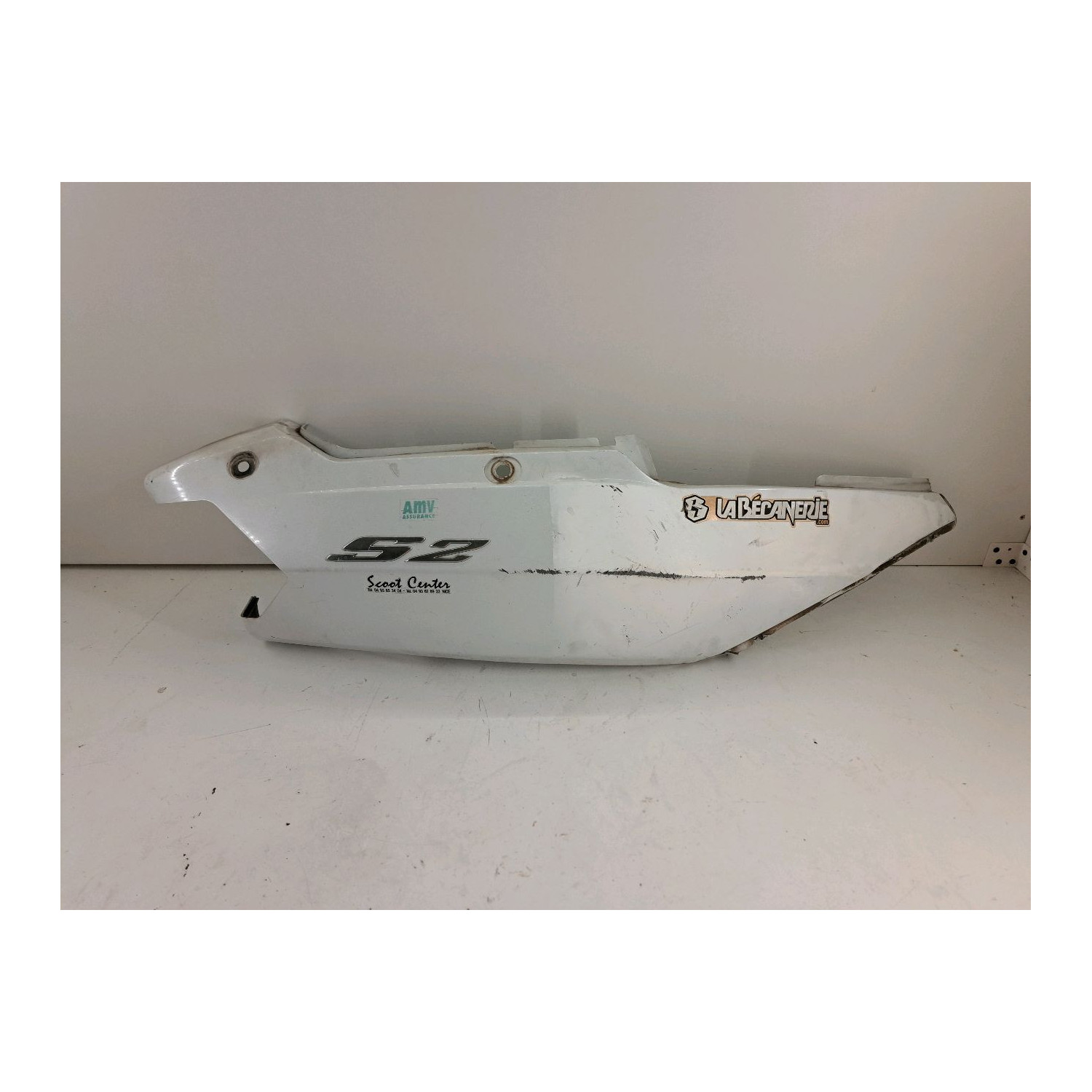 Demi coque arrière droite  pour DAELIM S2 125