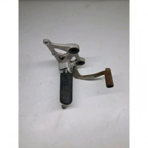 Platine repose pieds avant droite  pour HONDA CBR 1000 F