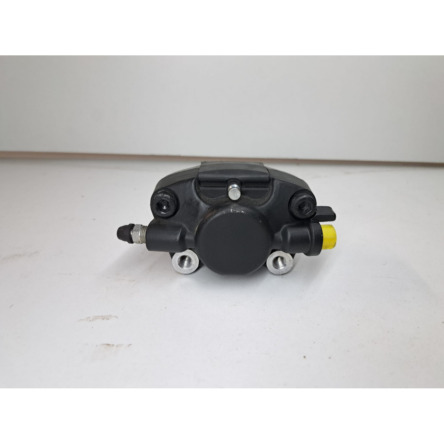 étriers de frein gauche  pour PIAGGIO VESPA 50