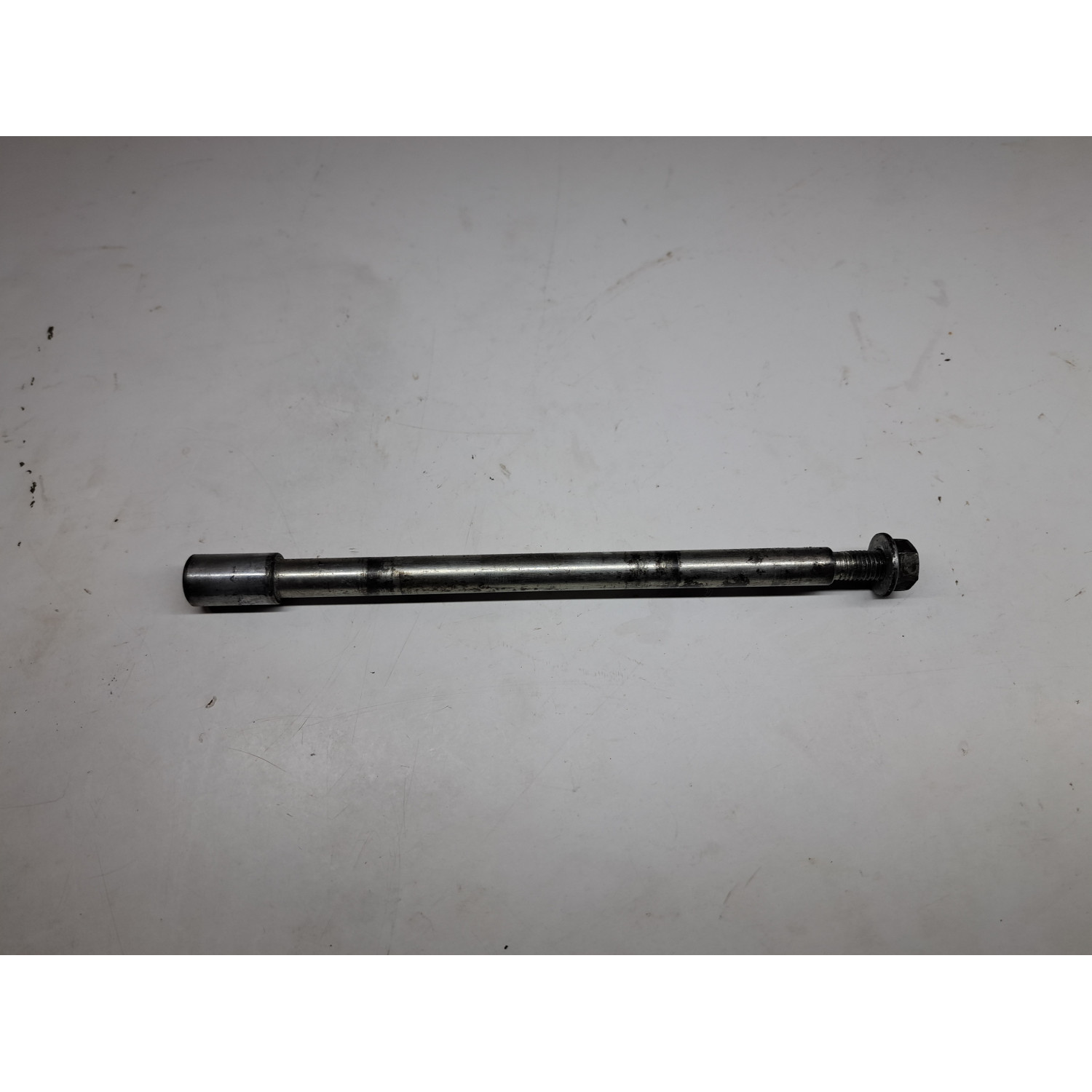 Axe de roue avant  pour PIAGGIO X9 125