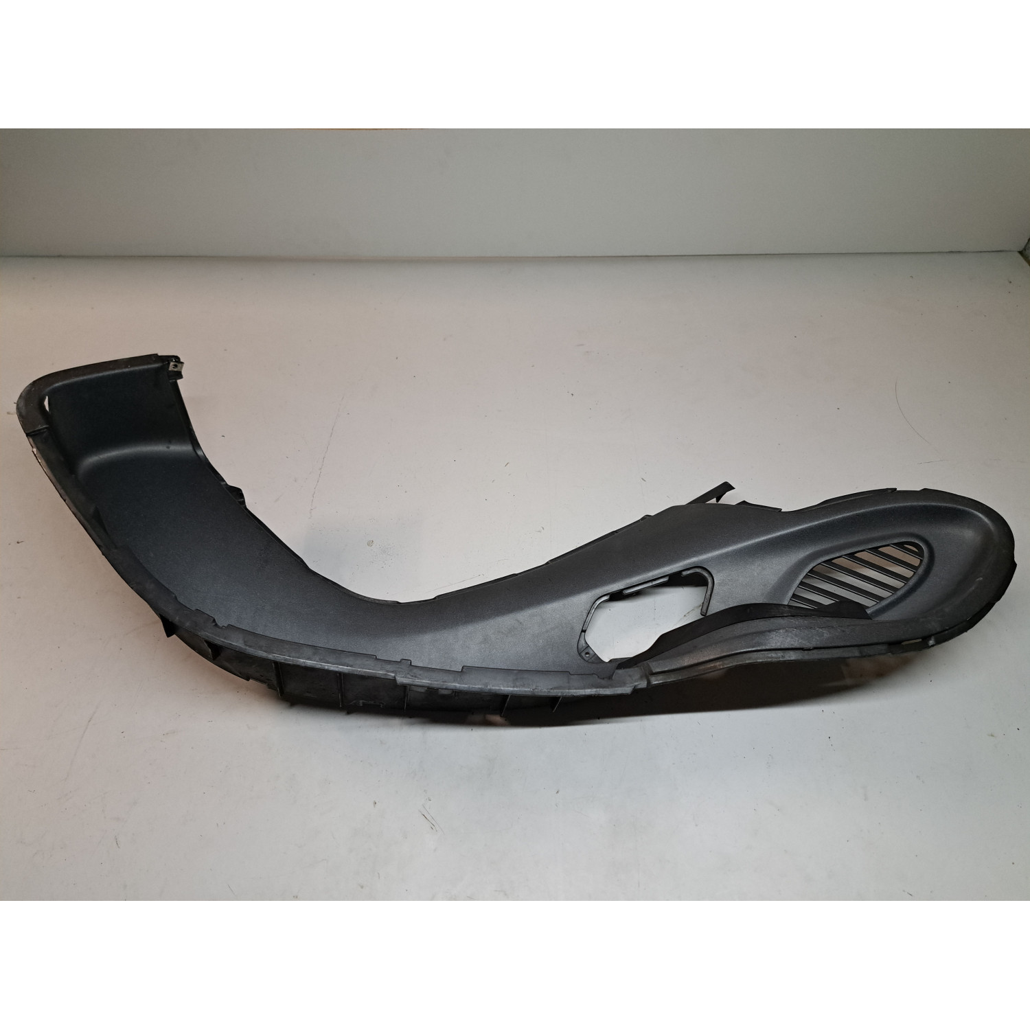 Repose pied gauche  pour PIAGGIO X9 125